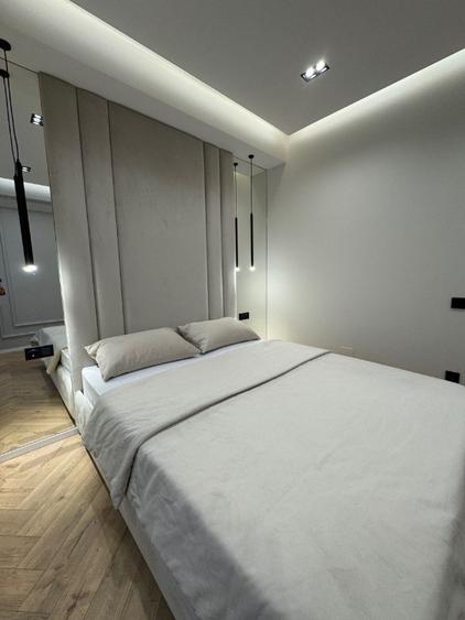 De vanzare apartament cu 3 camere in zona Centrului Civic - 2