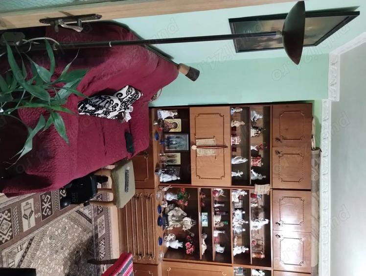 schimb apartament 2 camere decomandat et.3 cu similar parter sau et.1 - 5