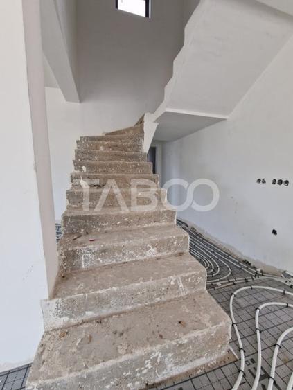 Casa individuala de vanzare cu teren, terasa, garaj si curte Selimbar - 17