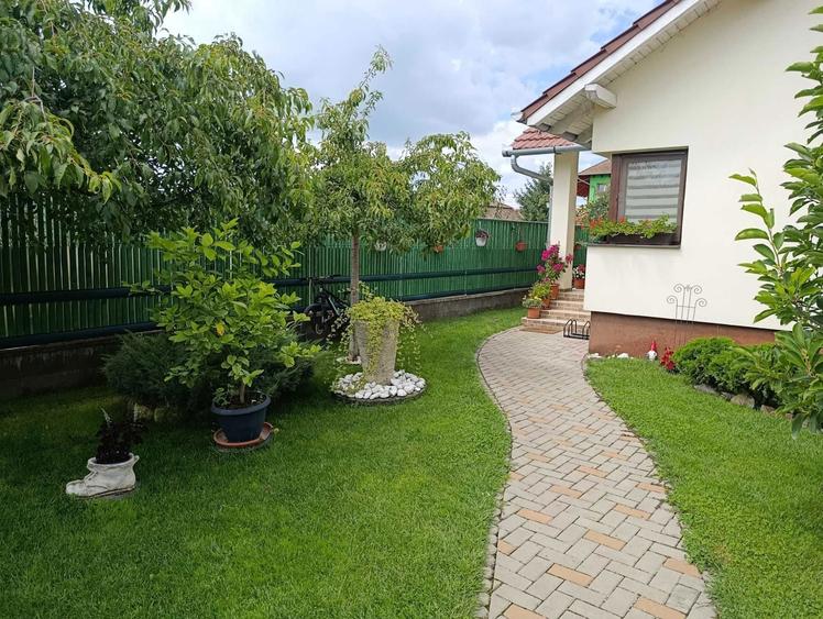 Casa de vanzare !!! - 1