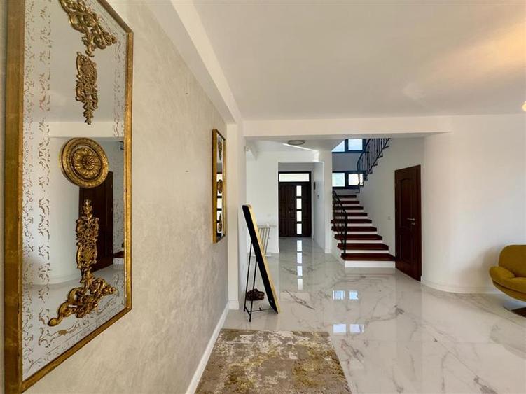 Vilă elegantă individuală în Valea Lupului  5 camere - 4