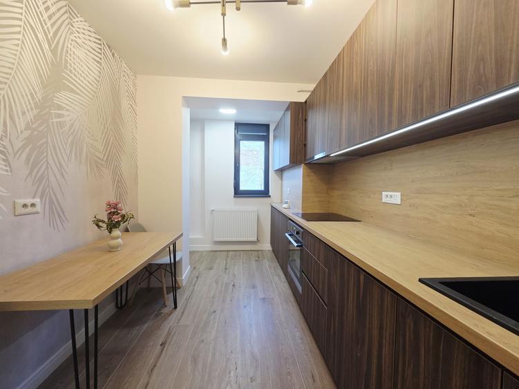 Apartament renovat mobilat GATA DE MUTAT etajul 1 - 4