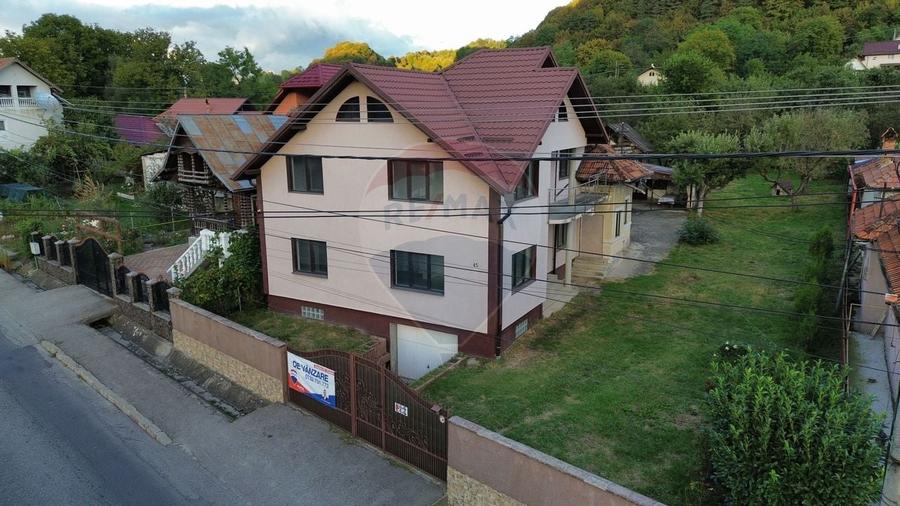 Casa de vanzare in Campulung la pret de apartament. - 1