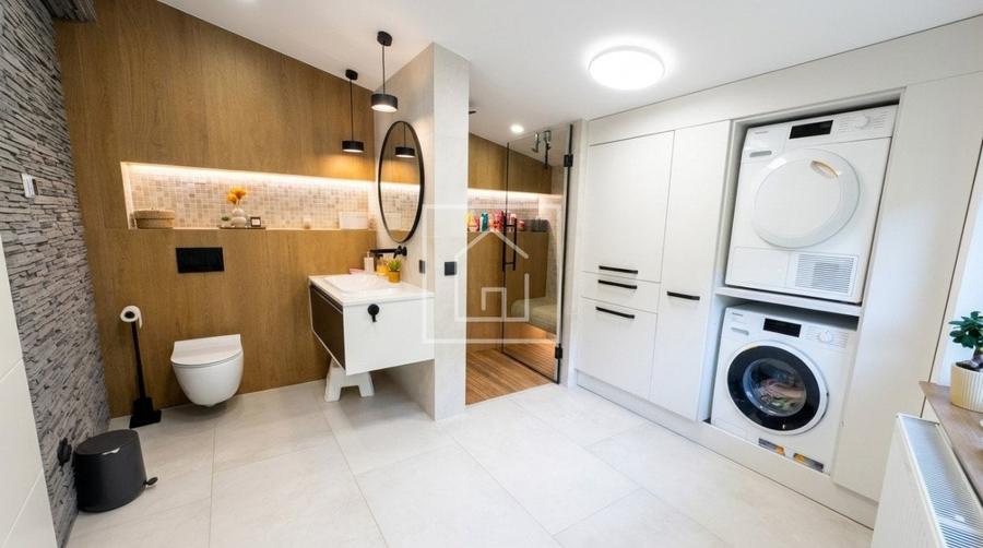 Vila exclusivista cu piscina interioara si 4362 mp curte in Sibiel - 9