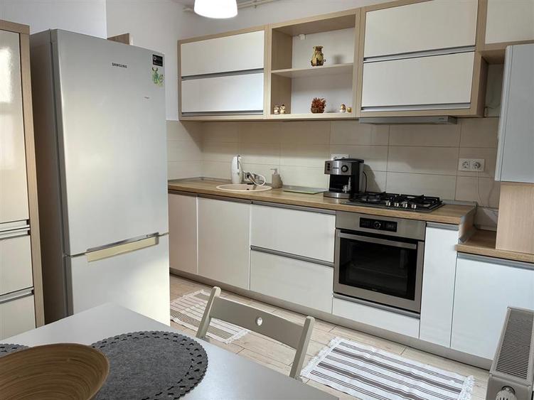 Apartament 2 camere, zona Tractorul - 3