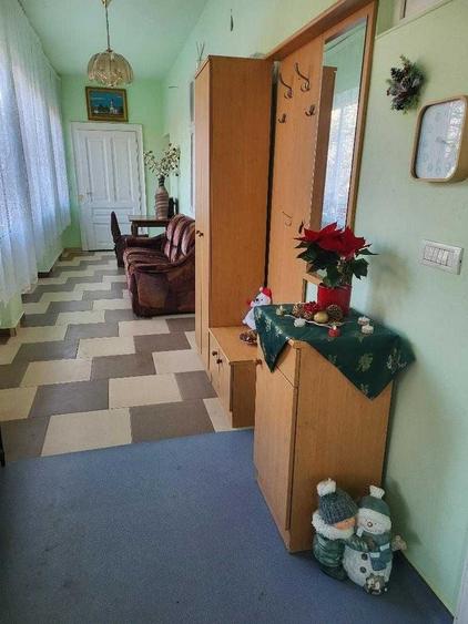 Casă cu 3 camere în Central