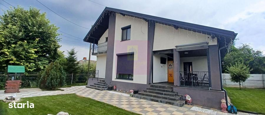 Casă cu 4 camere cu Teren 450 Mp în Săbăreni