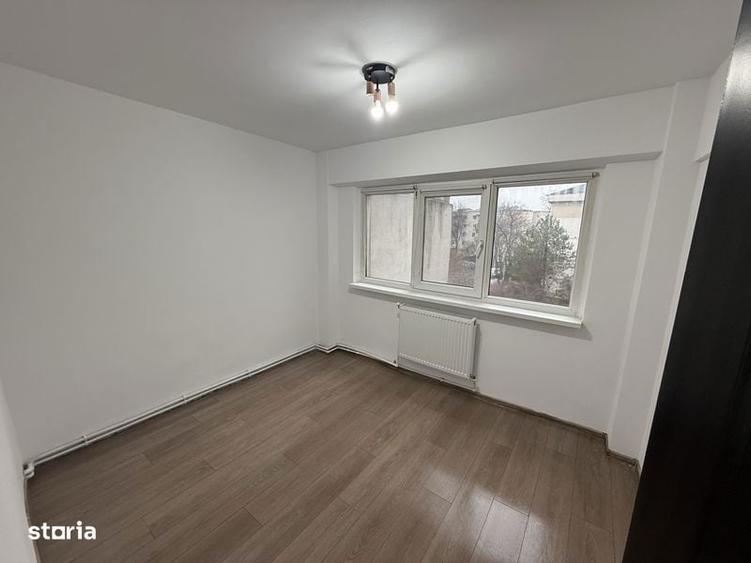 Vand apartament 3 camere etajul 3 Strada Oborului nr6 - 4