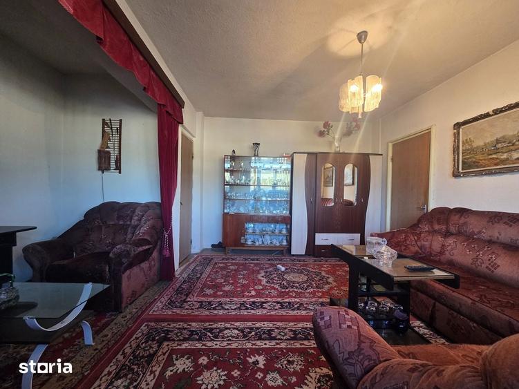 Apartament 2 camere, etaj 10, balcon, Campulung - 1