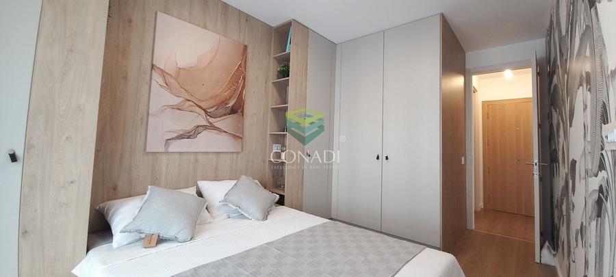 Apartament cu 3 camere semidecomandat în P-ta Presei Libere