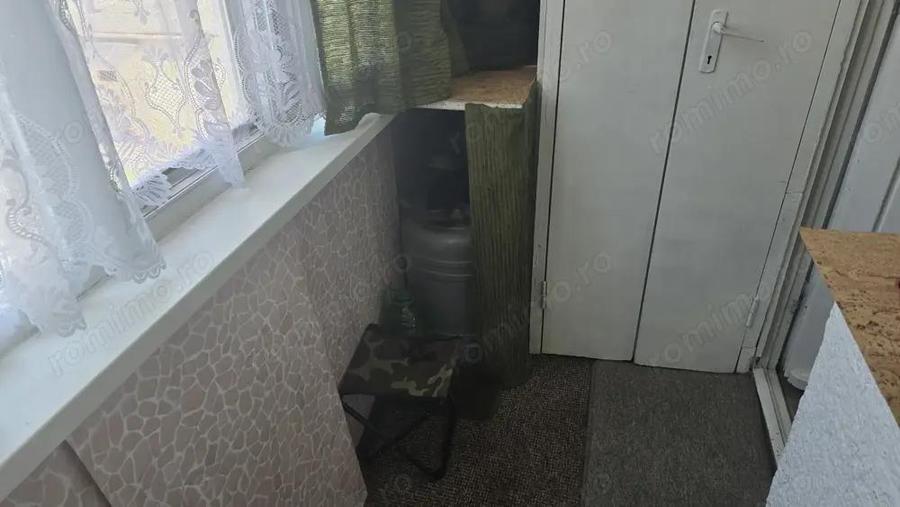 Vand apartament 4 camere decomandat Deva, Progresul, suprafata utila 83 mp + balconul, et 3 - 6