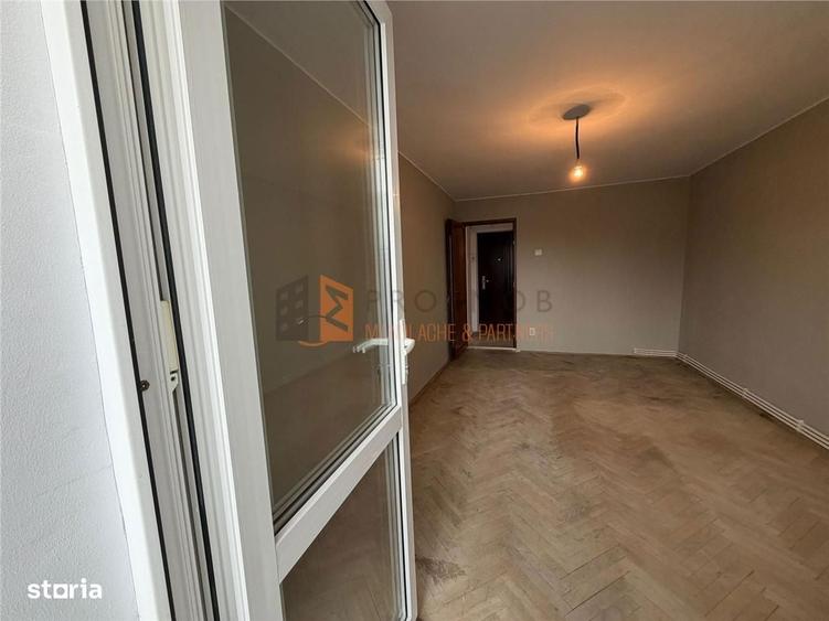Apartament 3 camere cf 2 decomandat Zona Micro 14 - 14
