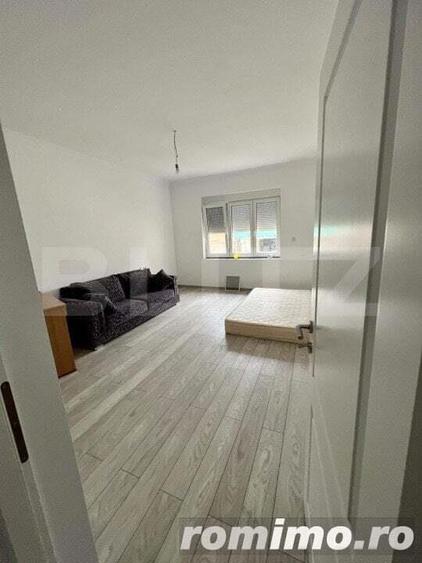Apartament renovat , 3 camere , in asocia?ie , zona semicentrala - 2