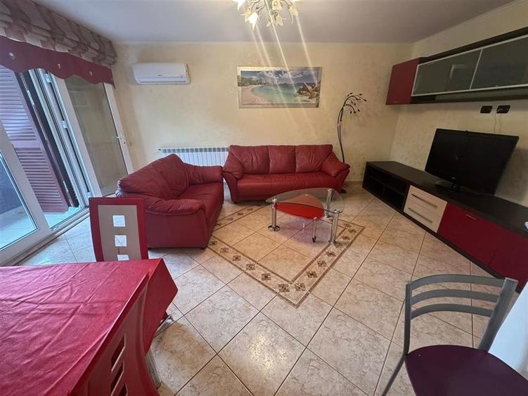 Ap 3 cam, etaj 1, parcare, Ultracentral - Piata Unirii, comision 0 % - 12