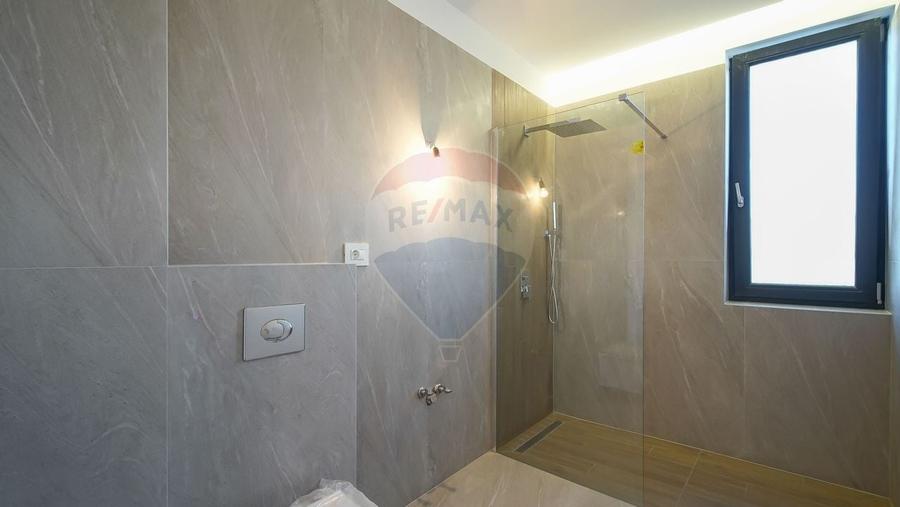 Casa / Vila cu 5 camere de vanzare - 15