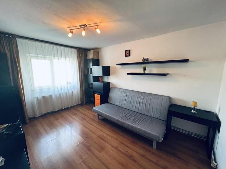 Garsoniera decomandata Gorjului-centrala proprie- bloc 1981 - 1