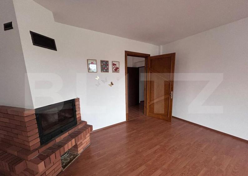 Casa cu 7 camere, 4 bai, 330 mp, 900 mp curte, zona Ford - 11