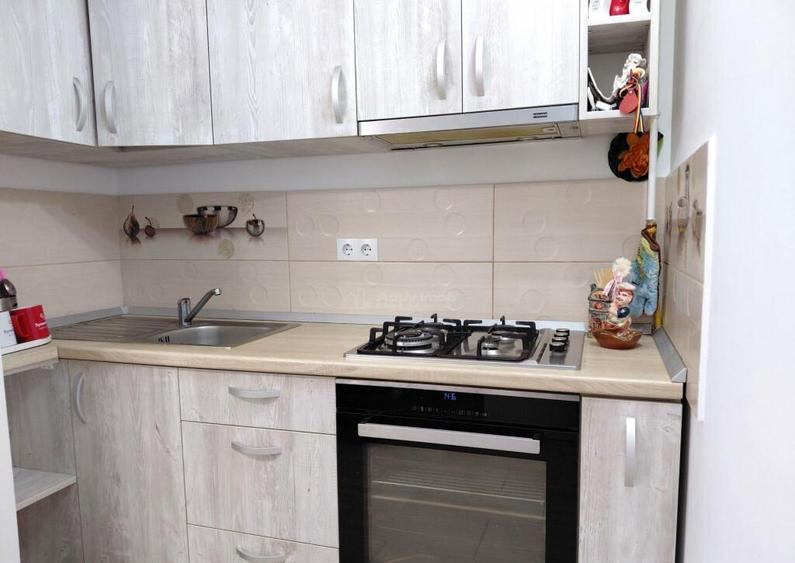 Apartament 3 Camere Etaj 1, decomandat renovat mobilat utila - 4