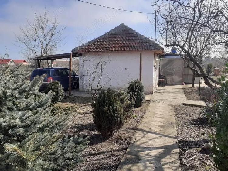 casa de vanzare in Mo?neni, com.23 August - 6