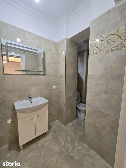 De Vanzare Apartament 2 Camere in zona Eminescu-mosillor sec.2 - 1