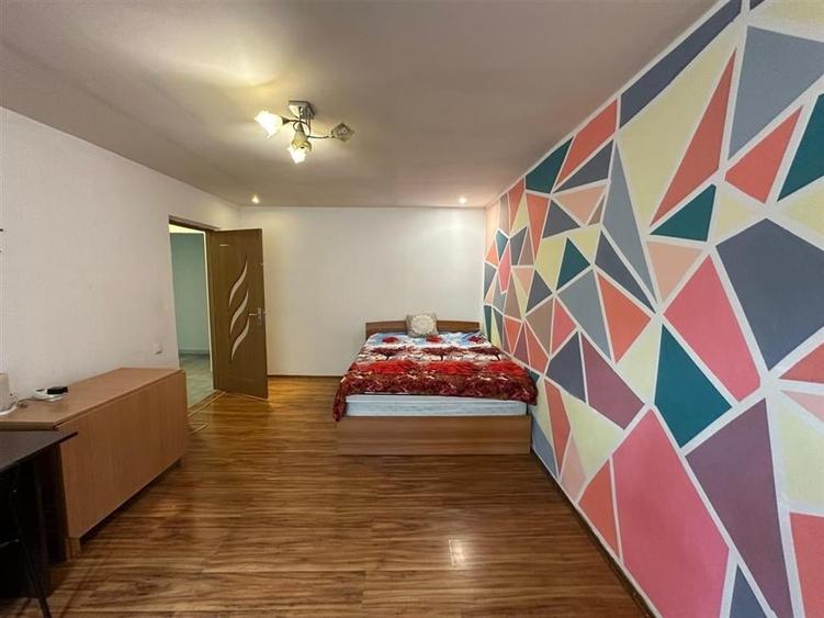 Ocazie! Apartament 3 camere decomandat in zona Malu Rosu - 3