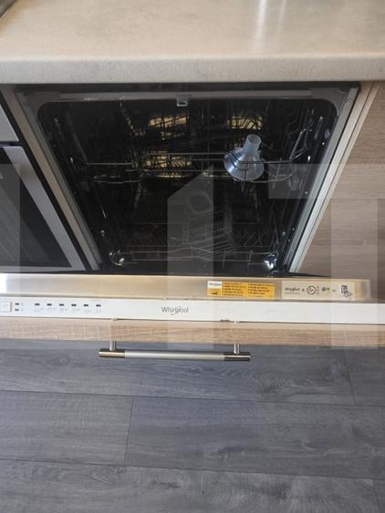 Apartament cu 3 camere semidecomandat, mobilat în Ozun