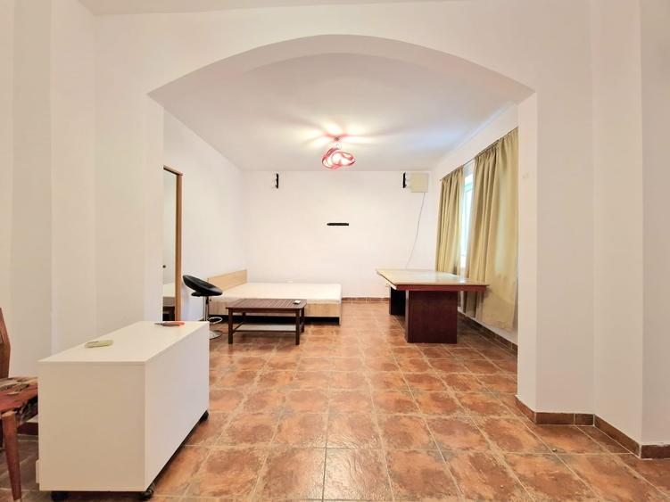 Capitol casa P E curte terasa ideal sediu  firme birouri - 2