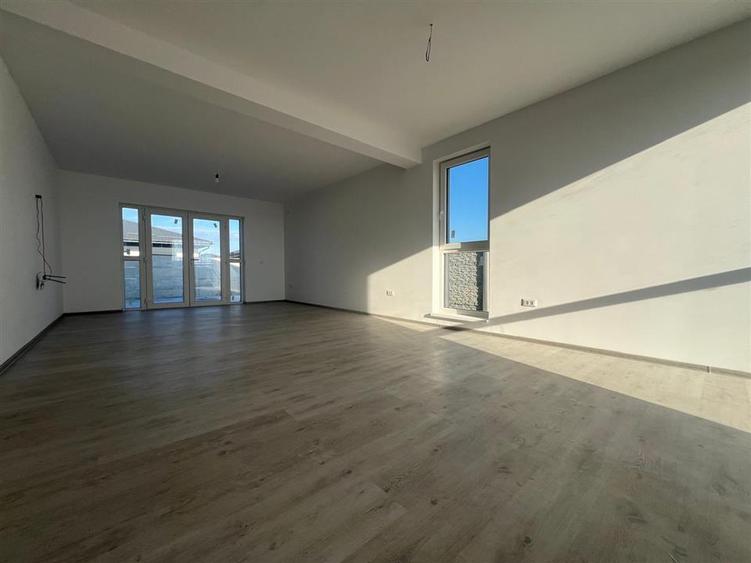 De vanzare casa pe parter-3 camere, 2 bai, teren 376 mp - 6