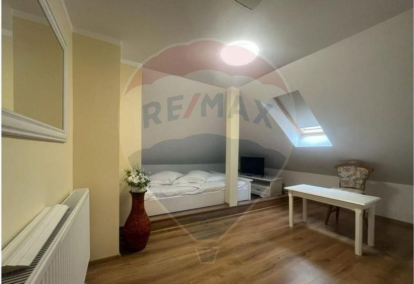 Apartament deosebit, situat la casa - zona Centrala - 13