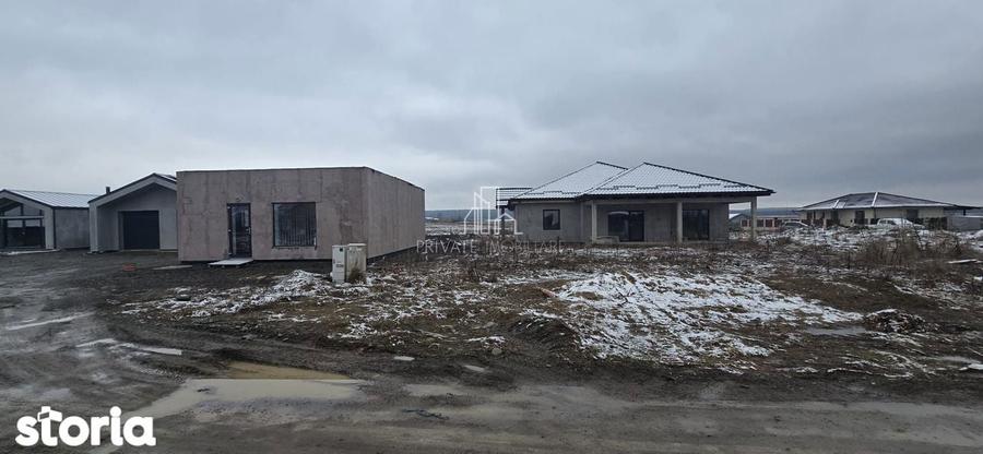 Casa 283 Mp/ Teren 835 Mp, Nou Construita, Solovastru, Zona Reghin - 9