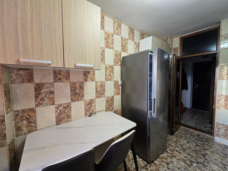 Apartament 3 camere de închiriat metrou Lujerului, Piața Veteranilor - 11
