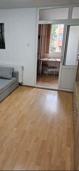 Garsoniera moderna - Tractorul - langa Coresi Mall - 2