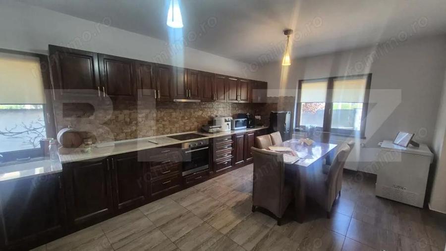 Casa 3 dormitoare de vanzare, 236 mp, teren 525 mp, Semicentral - 10