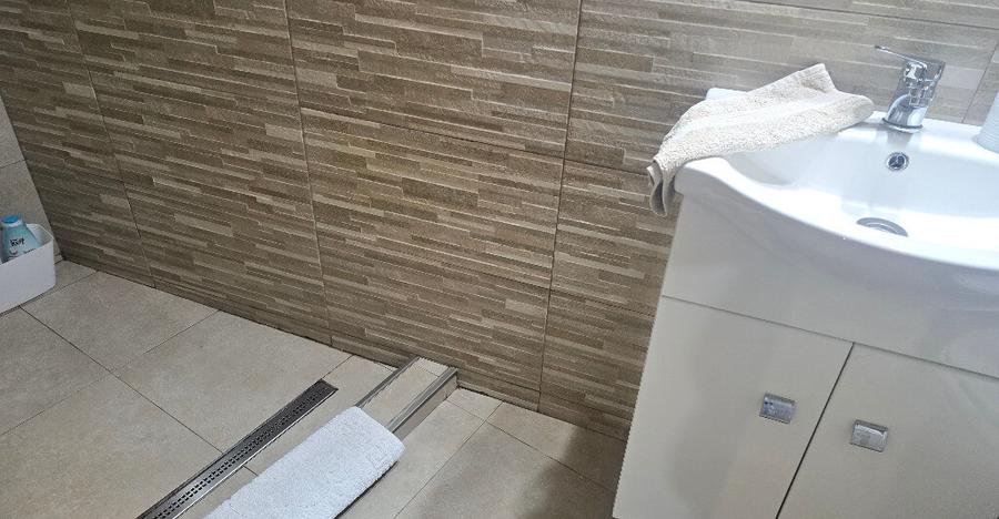 Inchiriez apartament in vila pe 2 nivele cu scara interioara in Deva, - 1