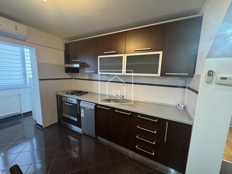 Apartament 2 camere decomandat, mobilat modern, Strand, etaj 1 - 2