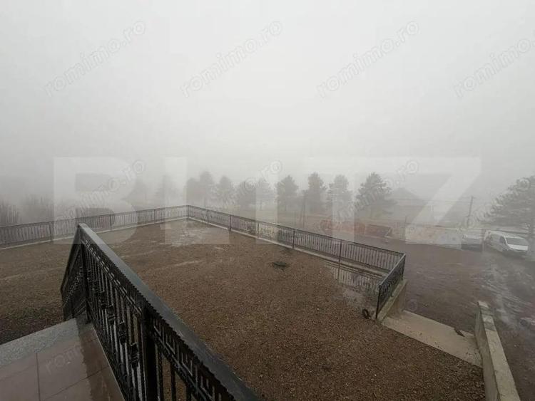 Casa de lux, 270mp utili, 7 camere, 1800mp teren in Salcea - 2