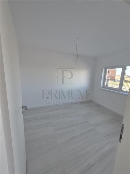 Duplex pe parter - zona linistita - toate utilitatile - compartimentare excelent - 8