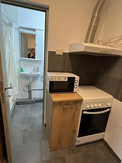 Vand garsoniera recent renovata - 2