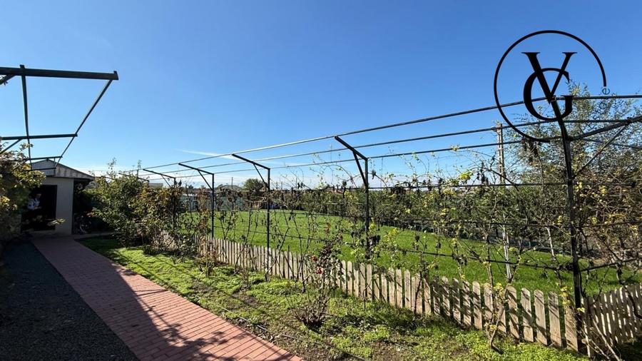 Casa spatioasa cu 8 dormitoare - 3