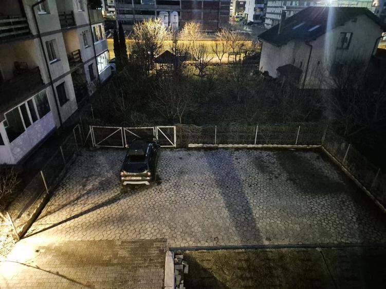 Bloc nou, sectiune mare, apartament 3 camere cu semineu, terasă mare si garaj - 21