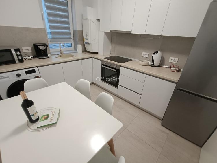 Mall Coresi - apartament 2 camere decomandat - cochet