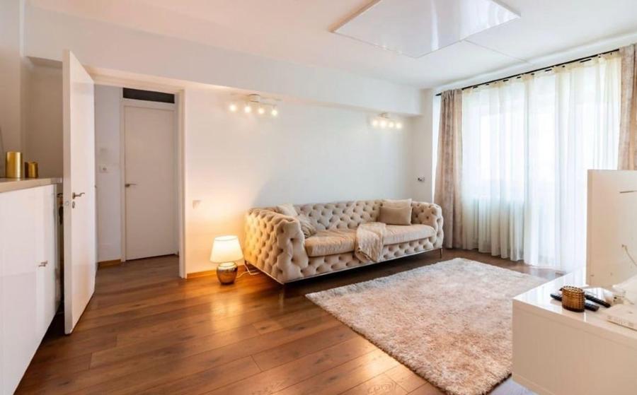 Apartament cu 3 camere luminos și spațios - 1