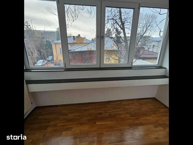 Apartament cu 4 camere decomandat în Ultracentral