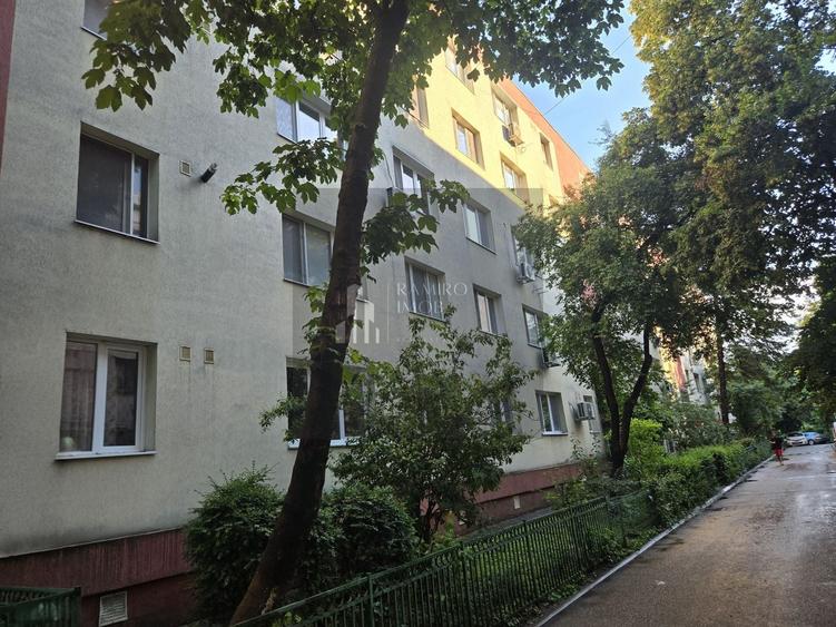 Apartament 3 camere -etaj 2 -Piata Rahova- bloc 4 etaje - anvelopat - 2