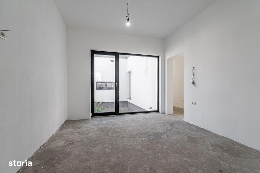 Casă cu 4 camere în Central