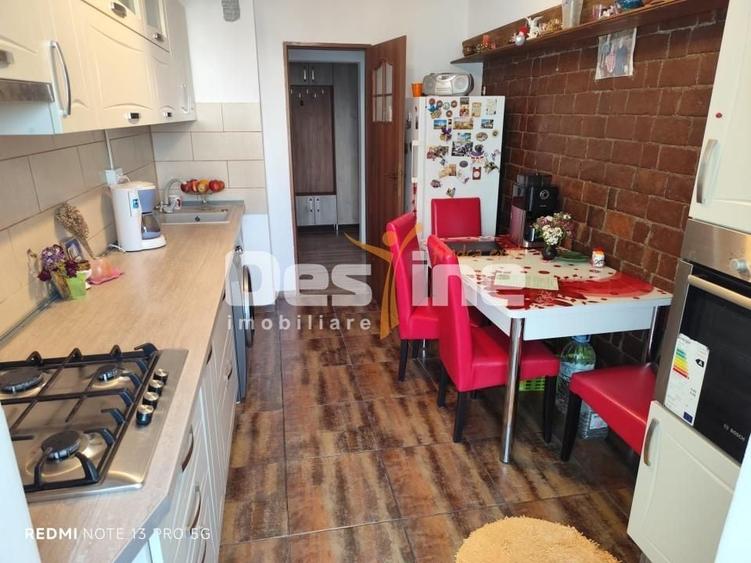 Apartament cu 4 camere decomandat, mobilat în Nord