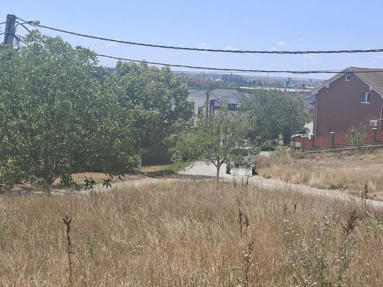 Teren de 675 mp, în Oncea