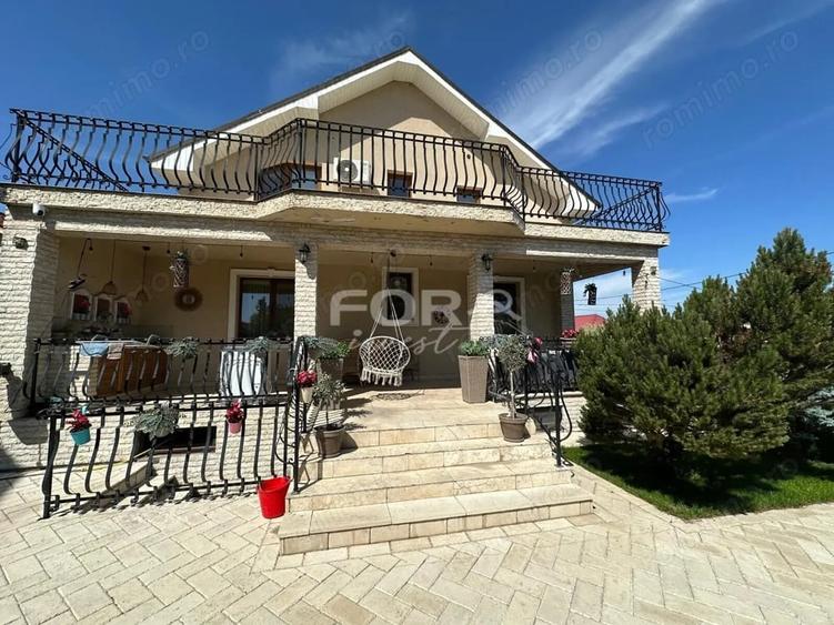 Casă cu 5 camere cu Teren 466 Mp în Nufărul