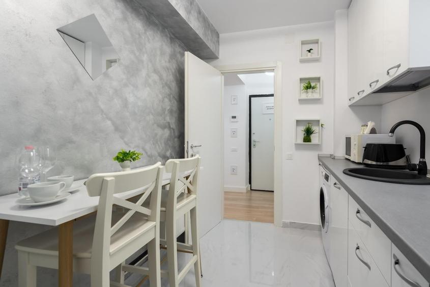 Apartament cu 2 camere decomandat, mobilat în Băneasa