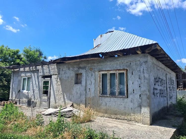Casă cu Teren 847 Mp în Tisa